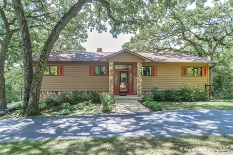 13703 Obrien Rd, Hebron, IL 60034