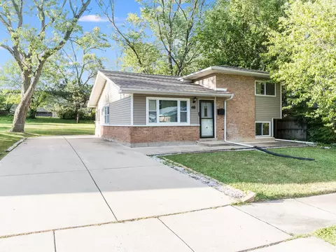 68 Water St, Park Forest, IL 60466