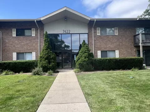 7422 Brookdale Dr #101, Darien, IL 60561