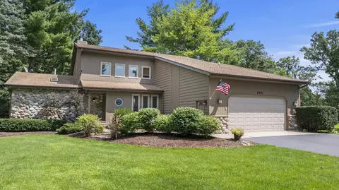 2410 N Martin Rd, Mchenry, IL 60050