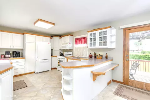 Kitchen - 108 George St, Morris, IL 60450 photo 1 of 4