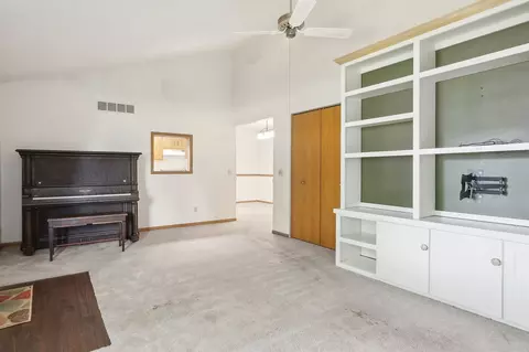 Living - 1270 Deerpath Dr, Morris, IL 60450 photo 2 of 2