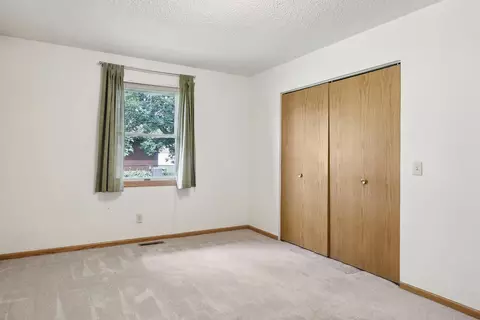 Bedroom - 1270 Deerpath Dr, Morris, IL 60450 photo 4 of 4