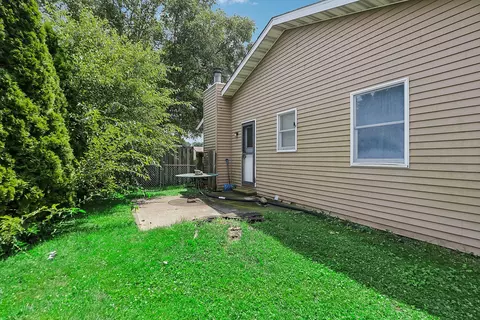 Exterior - 1270 Deerpath Dr, Morris, IL 60450 photo 3 of 5