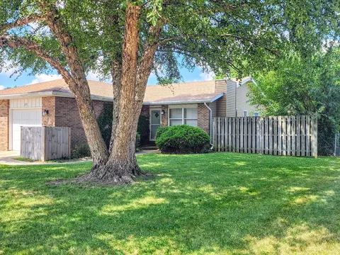 1270 Deerpath Dr, Morris, IL 60450