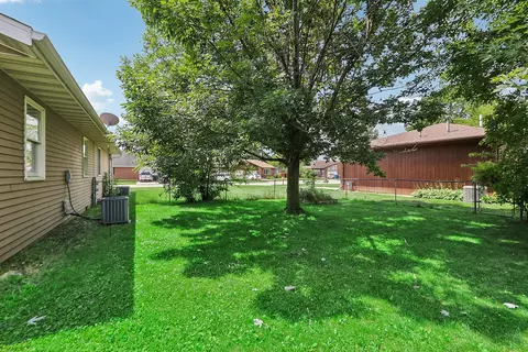Exterior - 1270 Deerpath Dr, Morris, IL 60450 photo 4 of 5