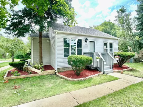 114 E Crest Ave, Bensenville, IL 60106