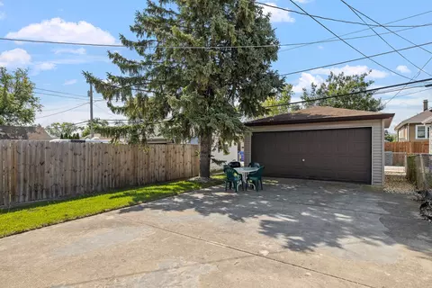 Exterior - 8105 44th St, Lyons, IL 60534 photo 2 of 3