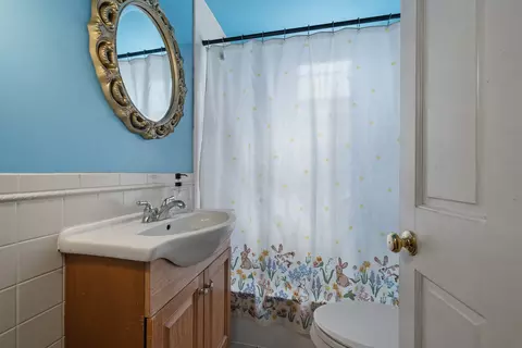 Bath - 8105 44th St, Lyons, IL 60534 photo 1 of 1