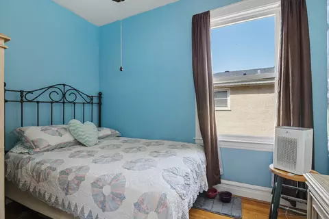Bedroom - 8105 44th St, Lyons, IL 60534 photo 1 of 3
