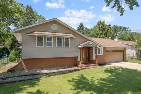Exterior - 1230 Braeburn Dr, Elgin, IL 60123 photo 4 of 10