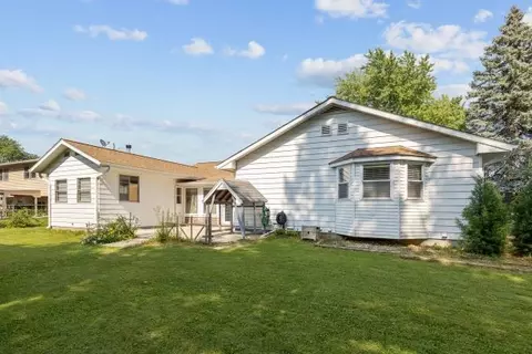 Exterior - 1230 Braeburn Dr, Elgin, IL 60123 photo 2 of 10