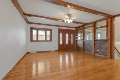 Living - 1230 Braeburn Dr, Elgin, IL 60123 photo 1 of 2