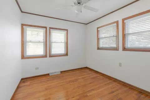 Bedroom - 1230 Braeburn Dr, Elgin, IL 60123 photo 1 of 3