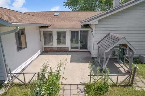Exterior - 1230 Braeburn Dr, Elgin, IL 60123 photo 7 of 10