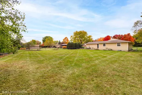 Exterior - 1397 Wauchope Dr, Elgin, IL 60123 photo 3 of 4