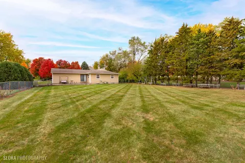 Exterior - 1397 Wauchope Dr, Elgin, IL 60123 photo 4 of 4