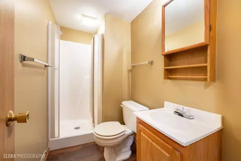 Bath - 1397 Wauchope Dr, Elgin, IL 60123 photo 1 of 2