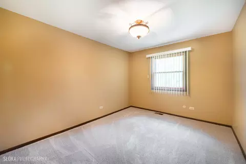 Bedroom - 1397 Wauchope Dr, Elgin, IL 60123 photo 3 of 6
