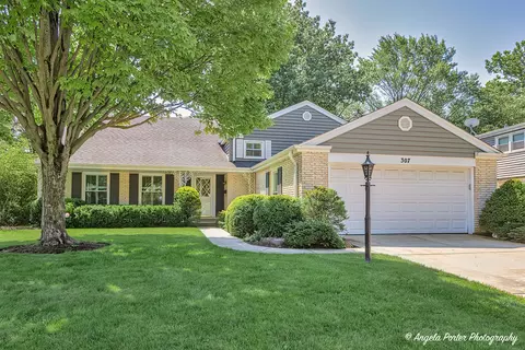 307 W Victoria Ln, Arlington Heights, IL 60005