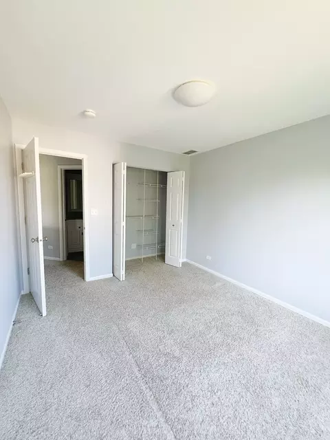 Bedroom - 5536 Elizabeth Pl, Rolling Meadows, IL 60008 photo 2 of 4