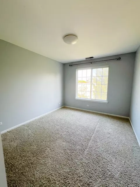 Bedroom - 5536 Elizabeth Pl, Rolling Meadows, IL 60008 photo 1 of 4