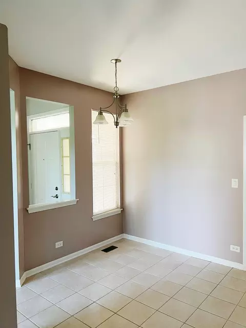 Dining - 5536 Elizabeth Pl, Rolling Meadows, IL 60008 photo 1 of 1