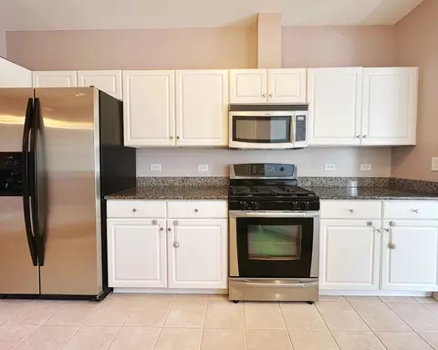 Kitchen - 5536 Elizabeth Pl, Rolling Meadows, IL 60008 photo 2 of 3
