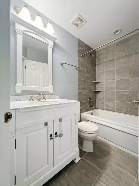 Bath - 5536 Elizabeth Pl, Rolling Meadows, IL 60008 photo 3 of 3