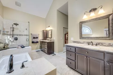 1308 Cranbrook Cir, Aurora, IL 60502 photo 9