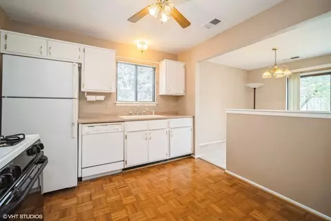 Kitchen - 1152 Silverwood Ct #B2, Wheeling, IL 60090 photo 1 of 2