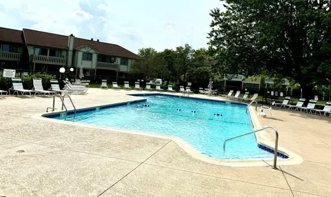 Exterior - 1152 Silverwood Ct #B2, Wheeling, IL 60090 photo 3 of 3