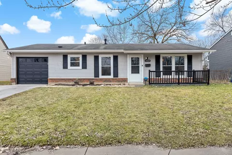 17660 Hillcrest Dr, Country Club Hills, IL 60478