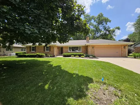 1910 Kenilworth Pl, Aurora, IL 60506