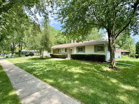 Other - 953 Chippewa Dr, Elgin, IL 60120 photo 1 of 8