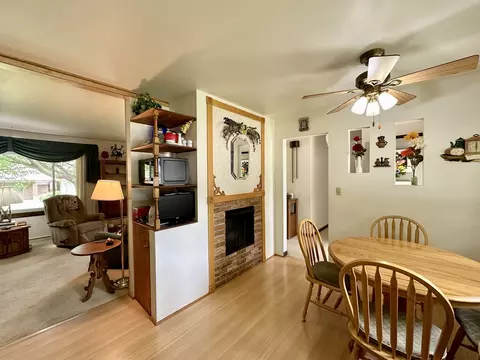 Dining - 953 Chippewa Dr, Elgin, IL 60120 photo 2 of 2