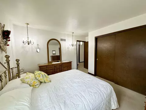 Bedroom - 953 Chippewa Dr, Elgin, IL 60120 photo 3 of 7