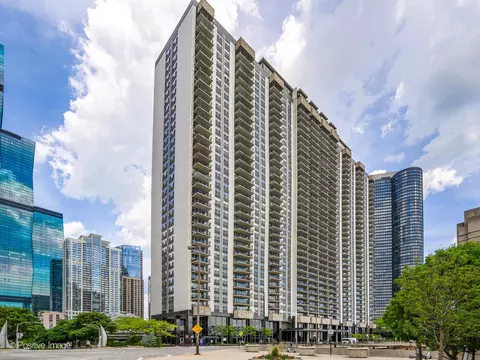 400 E Randolph St #2303, Chicago, IL 60601