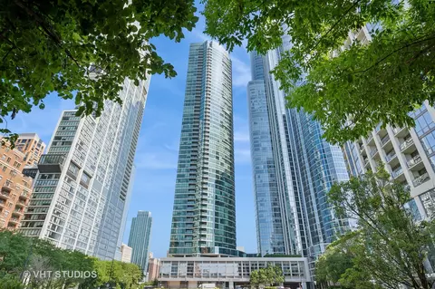1201 S Prairie Ave #3802, Chicago, IL 60605
