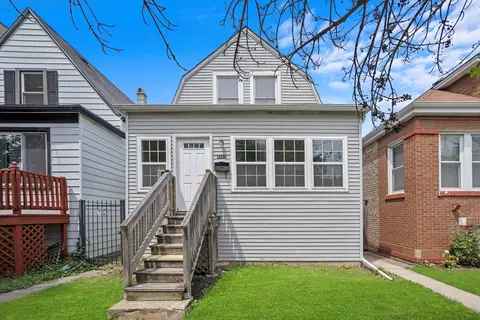 4642 W Warwick Ave, Chicago, IL 60641