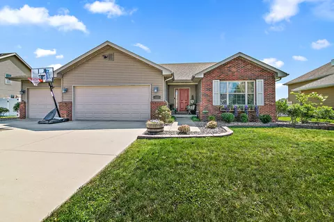 332 Eagles Landing Dr, Manteno, IL 60950