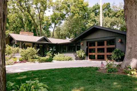 458 Carlock Rd, Carlock, IL 61725