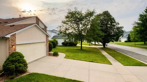 1505 Dover Rd, Bloomington, IL 61704 photo 6