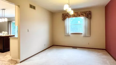 1505 Dover Rd, Bloomington, IL 61704 photo 27