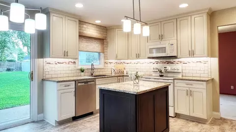 1505 Dover Rd, Bloomington, IL 61704 photo 12