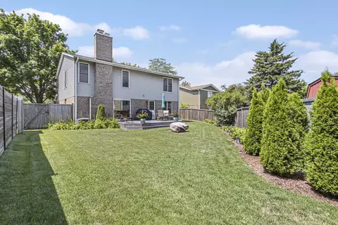 422 Simone Dr, Des Plaines, IL 60016 photo 23