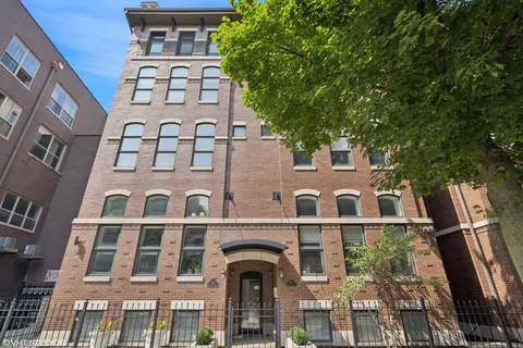 930 W Dakin St #3, Chicago, IL 60613