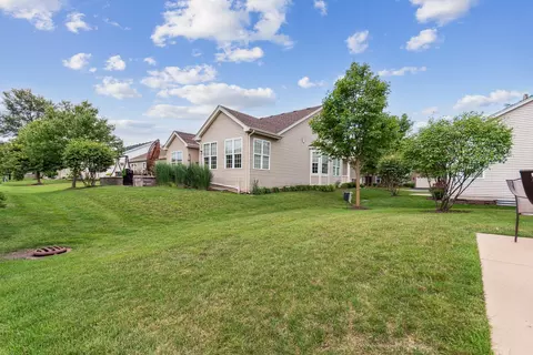 Exterior - 1129 Heathrow Ln, Aurora, IL 60502 photo 4 of 4
