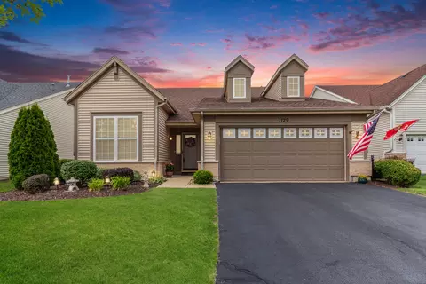 1129 Heathrow Ln, Aurora, IL 60502
