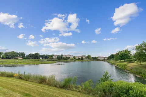 View/Area - 1129 Heathrow Ln, Aurora, IL 60502 photo 1 of 1
